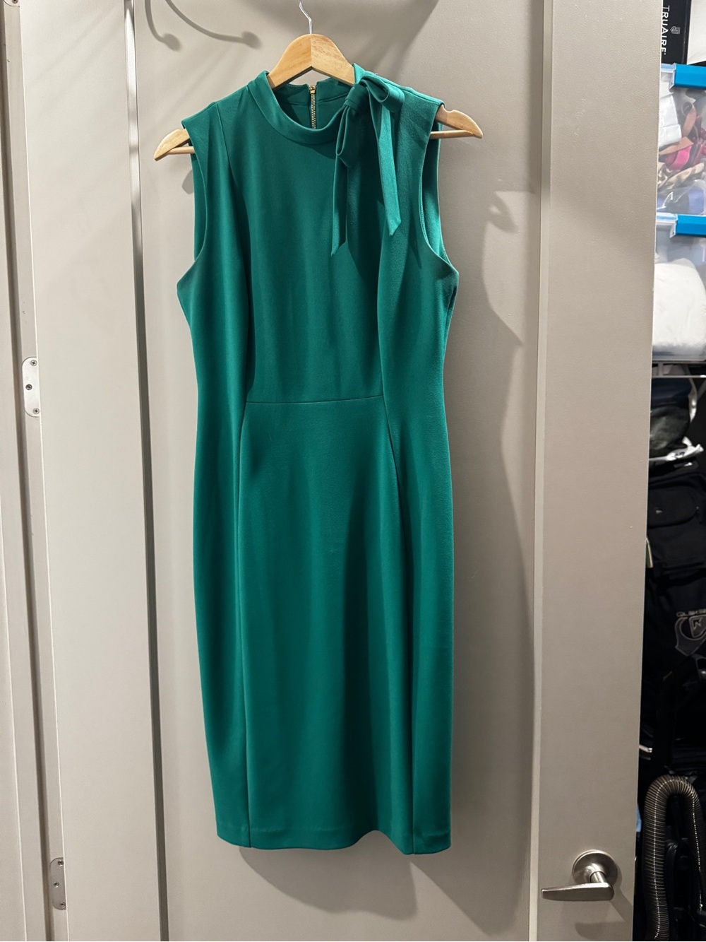 Calvin Klein Emerald Green Sleeveless Sheath Dress with Bow Neck